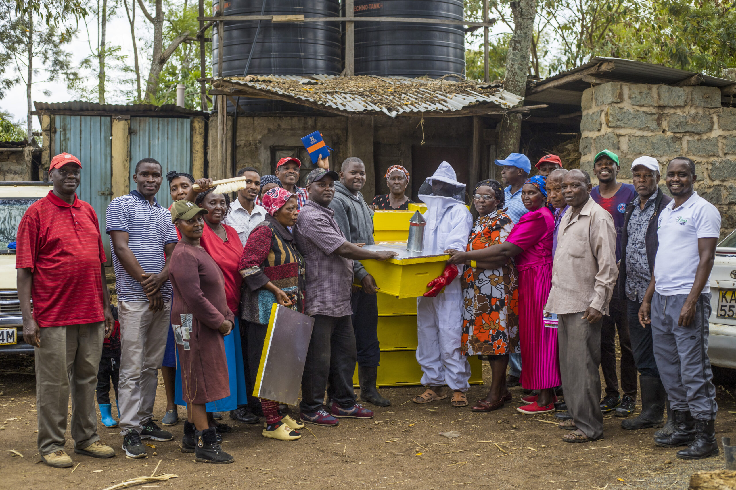 Young Kenyan man returns from Nairobi to farm with family